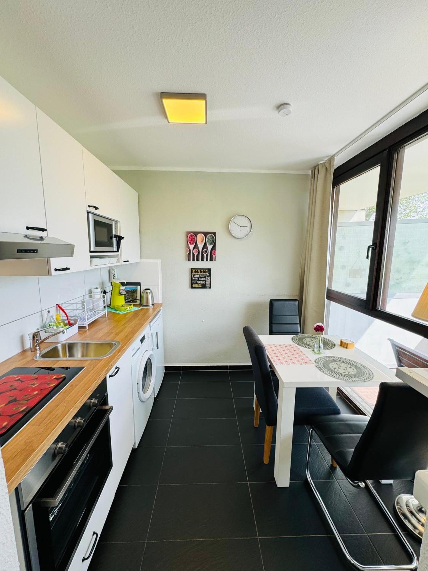 Messe West Apartment *